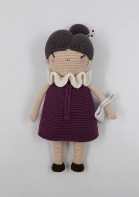Кукла вязаная Мама в сиреневом платье